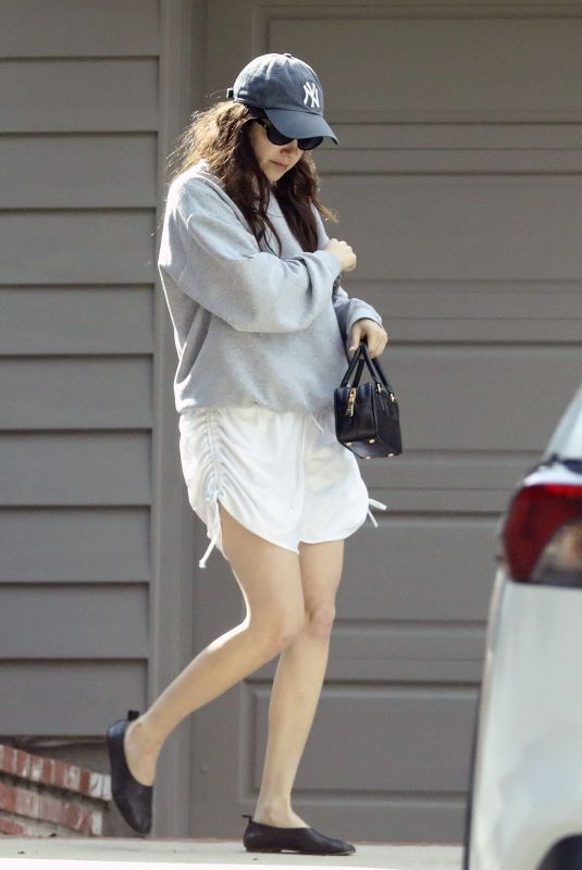 MOLLY GORDON Out House Hunting in Los Angeles 09/20/2024