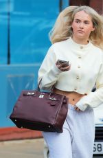 MOLLY MAE HAGUE Leaves a Nail Salon in Cheshire 09/11/2024