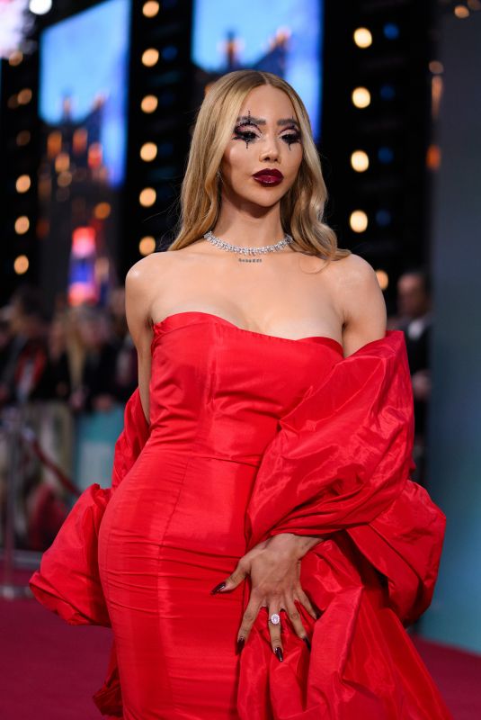 MUNROE BERGDORF at Joker Folie a Deux Premiere at Cineworld Leicester Square in London 09/25/2024