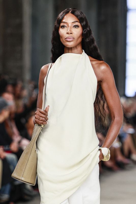 NAOMI CAMPBELL Walks Runway at Tod