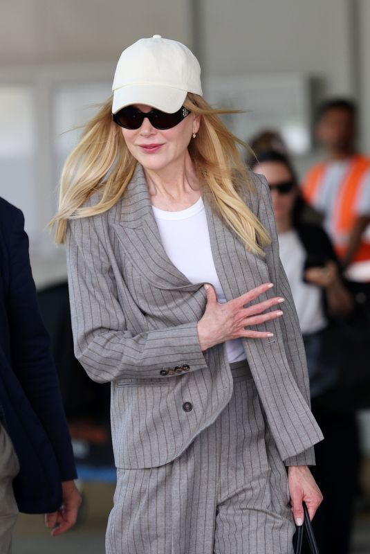 NICOLE KIDMAN Returns to Venice to Accept an Award at 81st Venice International Film Festival 09/07/2024