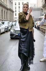 OLIVIA PALERMO Arrives at Del Core Fashion Show at Milan Fashion Week 09/18/2024