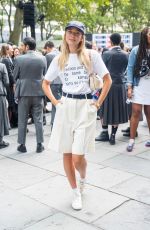OLIVIA PONTON Out at Fashion For Our Future March in New York 09/06/2024
