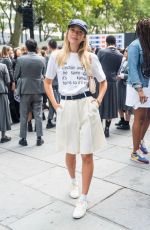 OLIVIA PONTON Out at Fashion For Our Future March in New York 09/06/2024