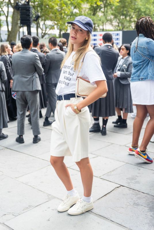 OLIVIA PONTON Out at Fashion For Our Future March in New York 09/06/2024