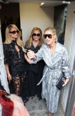 PARIS, NICKY and KATHY HILTON at Alice + Olivia Fashion Show in New York 09/07/2024