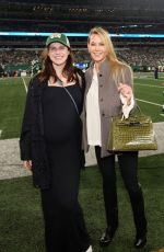 Pregnant ALEXANDRA DADDARIO at Patriots vs Jets Game in New Jersey 09/19/2024