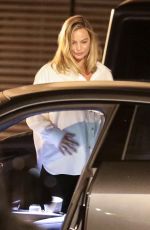 Pregnant MARGOT ROBBIE Leaves a Restaurant in Los Angeles 09/10/2024