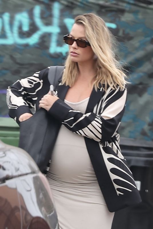 Pregnant MARGOT ROBBIE Out and About in Los Angeles 09/28/2024