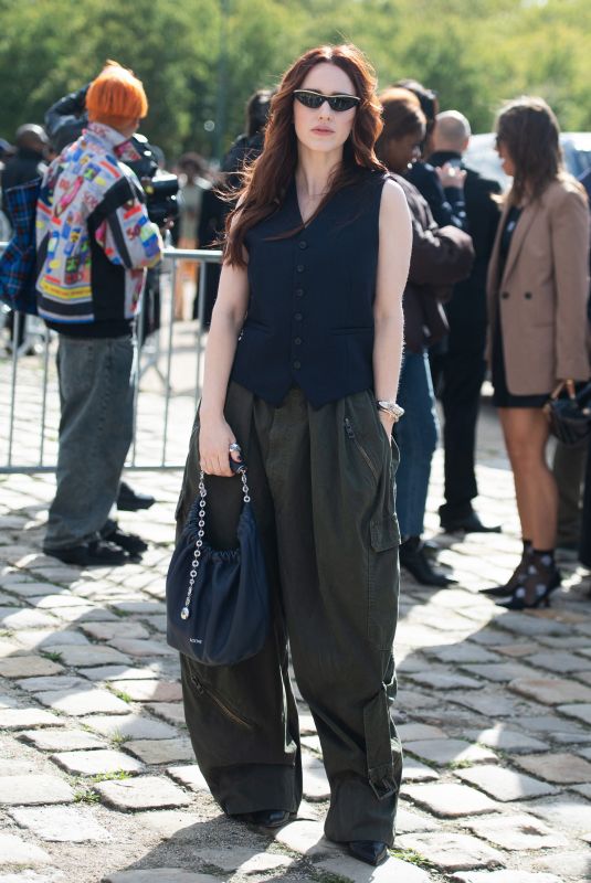 RACHEL BROSNAHAN Arrives at Loewe Show at Paris Fashion Week 09/27/2024