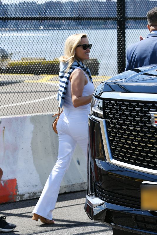 REESE WITHERSPOON Arrives at a Heliport in New York 09/02/2024