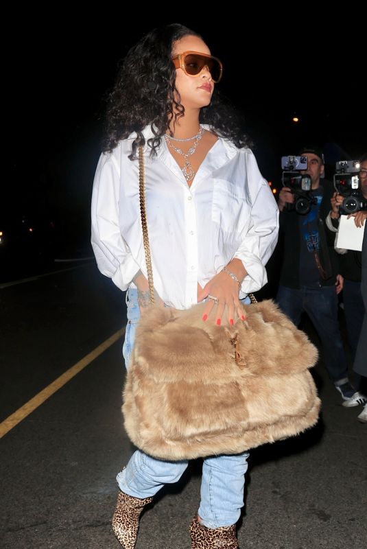 RIHANNA Out for Dinner in Santa Monica 09/13/2024