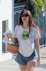 SCOUT WILLIS on a Morning Coffee Run in Los Angeles 09/18/2024
