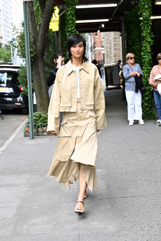 SHARINA GUTIERREZ Arrives at Dennis Basso Spring 2024 Fashion Show in New York 09/09/2024