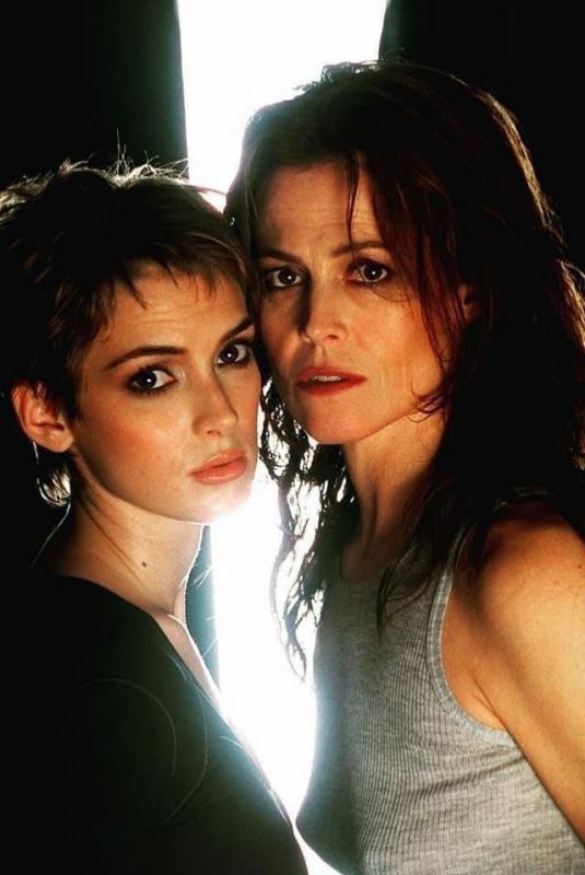 SIGOURNEY WEAVER and WINONA RYDER – Alien Resurrection Promos 1997