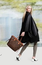 SOPHIE TURNER for Louis Vuitton Neverfull Inside Out Handbags 2024