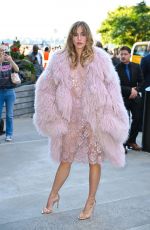 SUKI WATERHOUSE at Michael Kors S/S 2025 Fashion Show at New York Fashion Week 09/10/2024