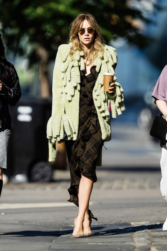 SUKI WATERHOUSE Out for Coffee in New York 09/13/2024