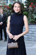 SUTTON FOSTER at Michael Kors RTW Spring 