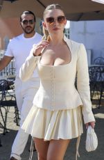 SYDNEY SWEENEY Out and About in Venice 09/01/2024