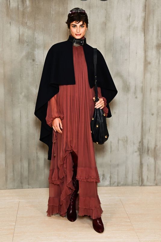 TAYLOR HILL at Chloe Womenswear S/S25 Fashion Show at Paris Fashion Week 09/26/2024