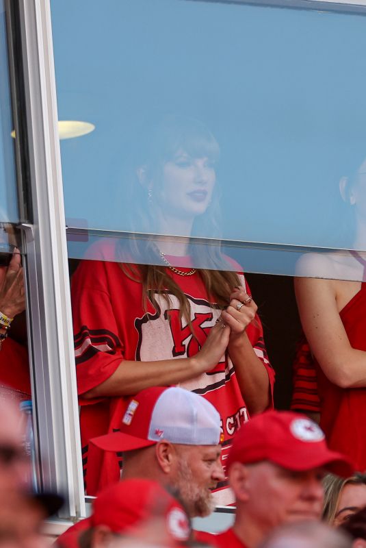TAYLOR SWIFT at Kansas City Chiefs and Cincinnati Bengals Game at Arrowhead Stadium 09/15/2024