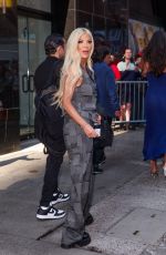 TORI SPELLING Arrives at Good Morning America in New York 09/04/2024