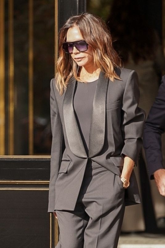 VICTORIA BECKHAM Leaves Her Hotel in Paris 09/27/2024