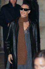 VITTORIA CERETTI Arrives at Schiaparelli Womenswear Spring-Summer 2025 Show in Paris 09/26/2024