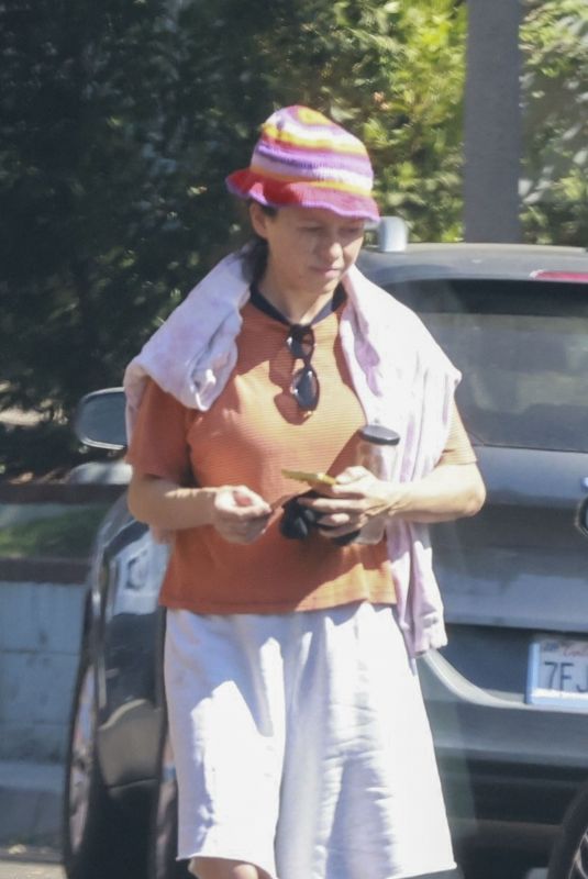 ALIA SHAWKAT Leaves a Friend