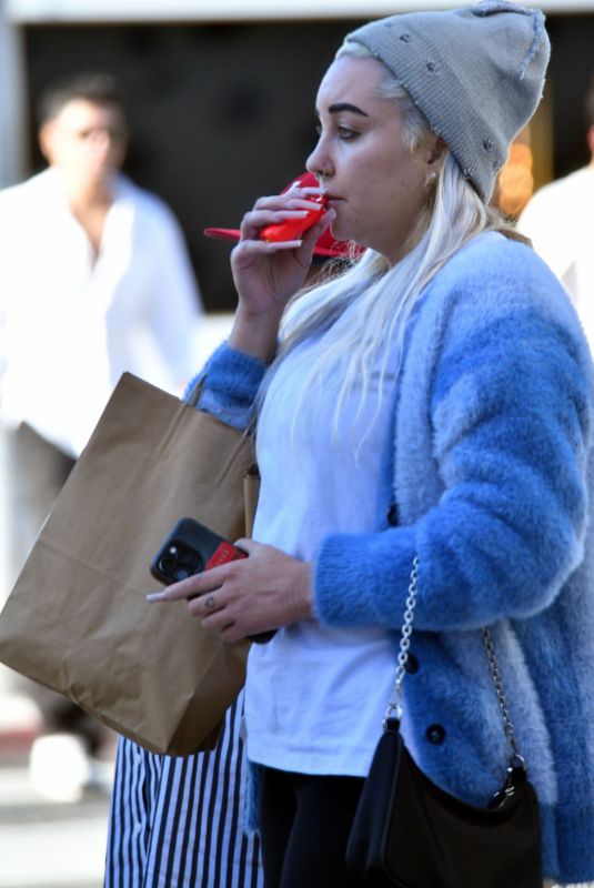 AMANDA BYNES Out Puffing on a Vape Pen on Rodeo Drive in Beverly Hills 10/29/2024