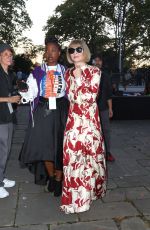 ANNA WINTOUR Arrives at Harlem