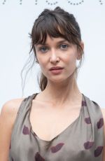 ARI FOURNIER at Stella McCartney Womenswear Spring-Summer 2025 Show at Paris Fashion Week 09/30/2024
