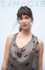 ARI FOURNIER at Stella McCartney Womenswear Spring-Summer 2025 Show at Paris Fashion Week 09/30/2024