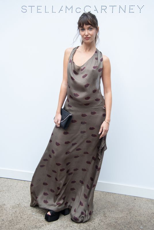 ARI FOURNIER at Stella McCartney Womenswear Spring-Summer 2025 Show at Paris Fashion Week 09/30/2024
