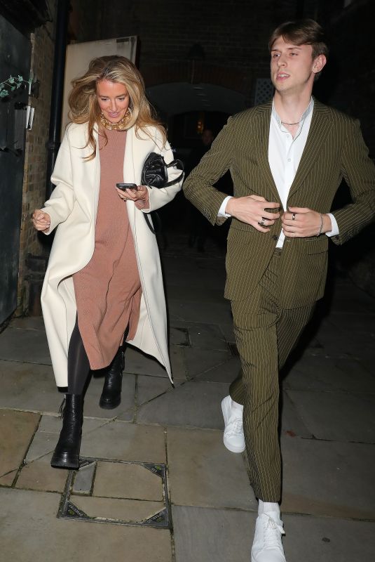 CAT DEELEY Leaves The Soho Mews House in Mayfair 10/04/2024