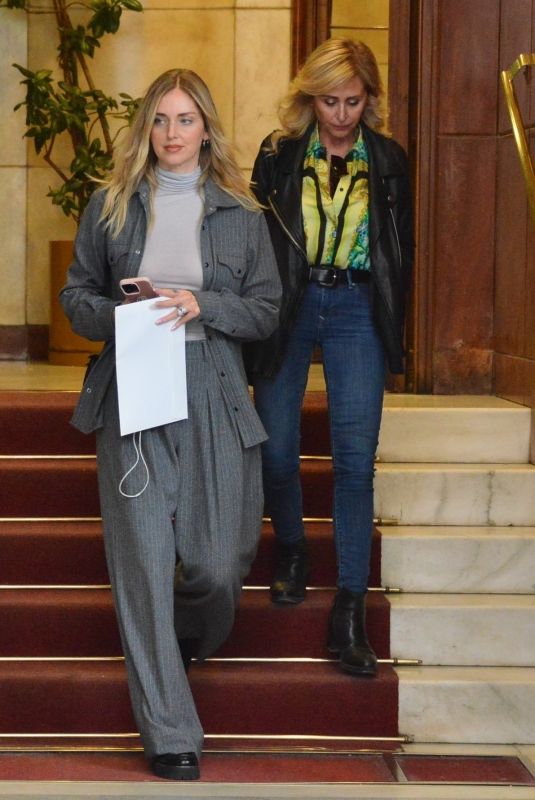 CHIARA FERRAGNI Leaves Lawyer
