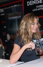 DENISE RICHARDS Signing Autographs for Fans at NY Comic-Con 10/18/2024