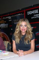 DENISE RICHARDS Signing Autographs for Fans at NY Comic-Con 10/18/2024