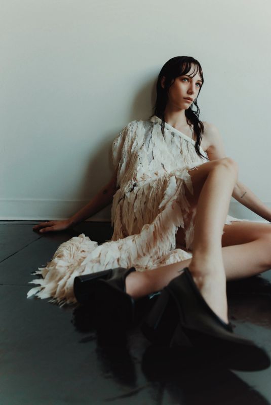DEVON ROSS for Glass Magazine, October 2024