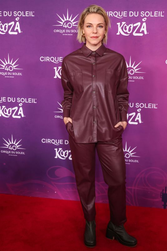ELOISE MUMFORD at Cirque du Soleil