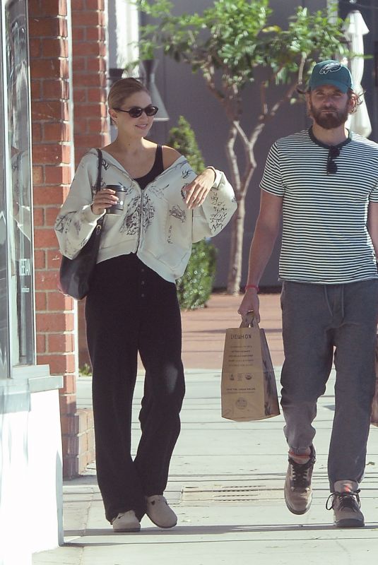 GIGI HADID and Bradley Cooper Out Shopping in Los Angeles 10/21/2024