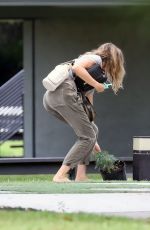 GISELE BUNDCHEN Arrives at Her New House in Miami 10/12/2024