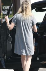 HEATHER LOCKLEAR Leaves a Nail Salon in Westlake 10/06/2024