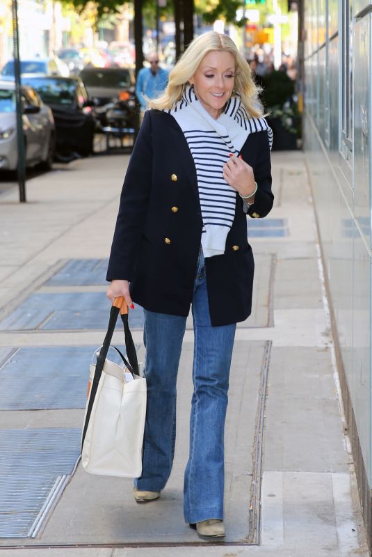 JANE KRAKOWSKI Arrives at MCC Theater for a Performance of Shit.Meet.Fan in New York 10/27/2024