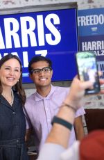 JENNIFER GARNER at a Campaign for Kamala Harris in Arizona 10/05/2024