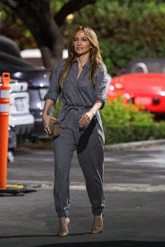 JENNIFER LOPEZ Leaves an Event in Brentwood 10/18/2024