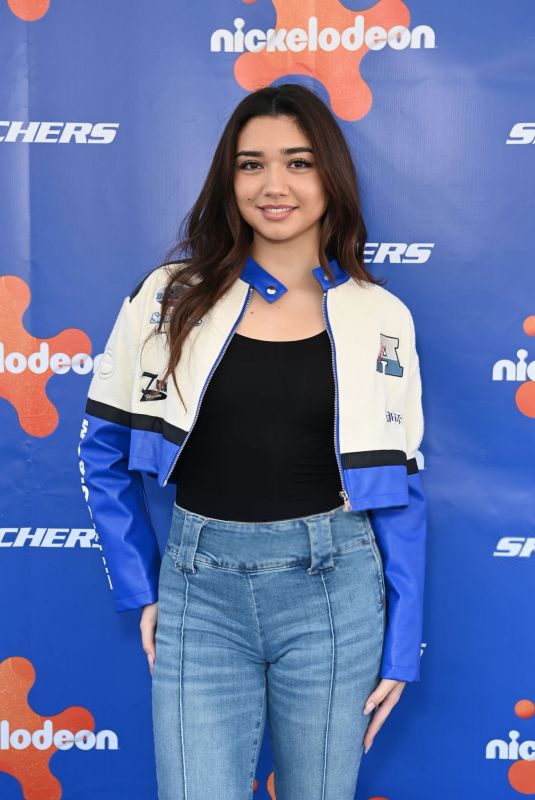 JULIA GARCIA at 16th Annual Skechers Pier to Pier Friendship Walk at Manhattan Beach 10/20/2024