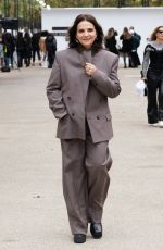 JULIETTE BINOCHE Arrives at Stella McCartney Womenswear Spring-Summer 2025 Show at Paris Fashion Week 09/30/2024