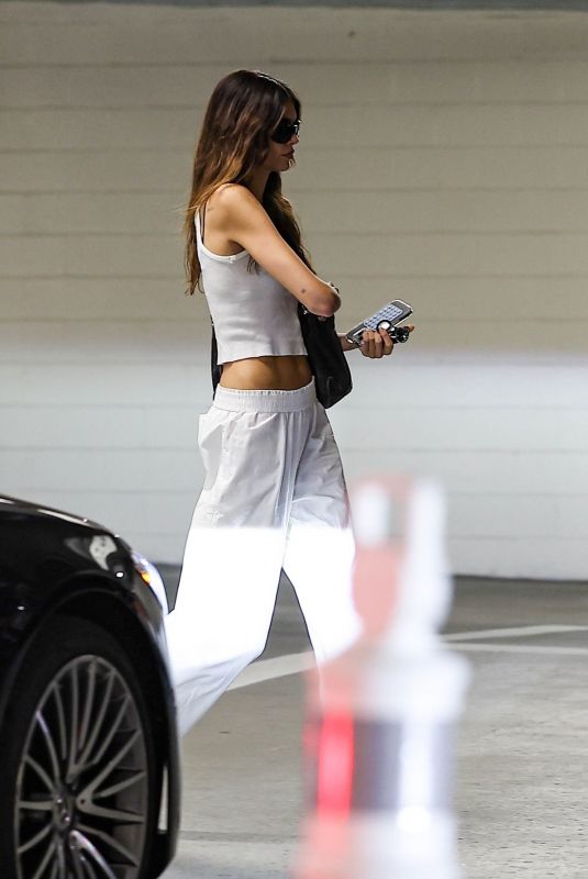 KAIA GERBER Running Some Solo Errands in Los Angeles 10/27/2024